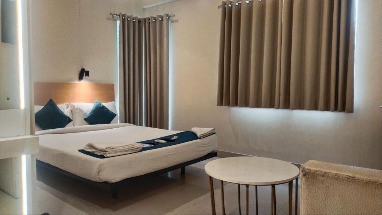 Hotel Mayfair Tower Calcutta Buitenkant foto